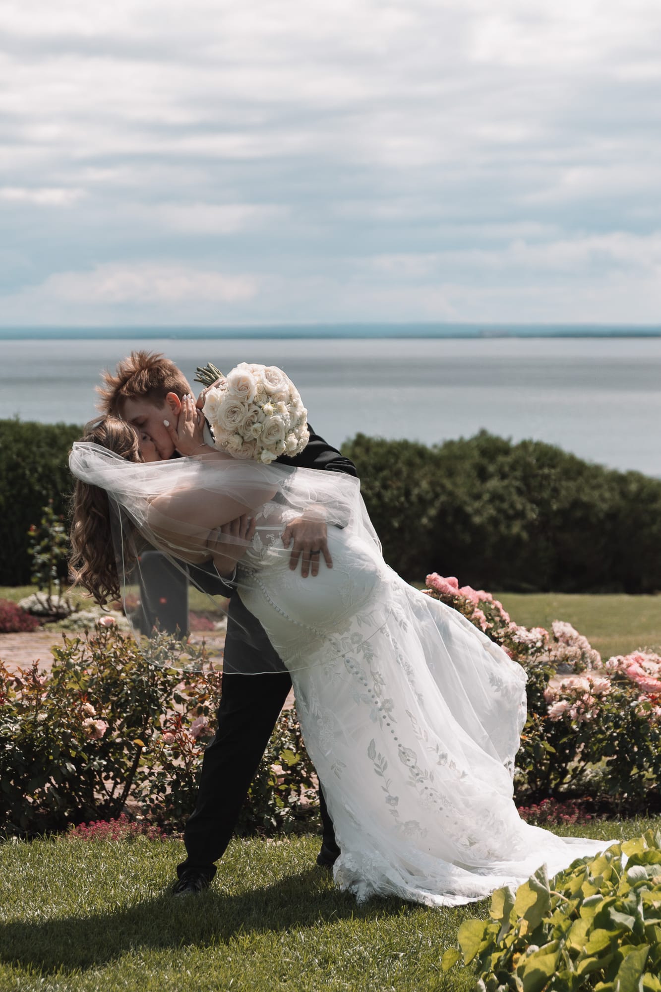 Wedding couple photographed by Little Juneberry Photography