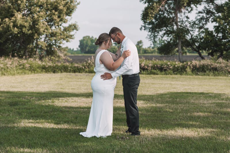 Wedding photography by Little Juneberry Photography in Duluth and Superior