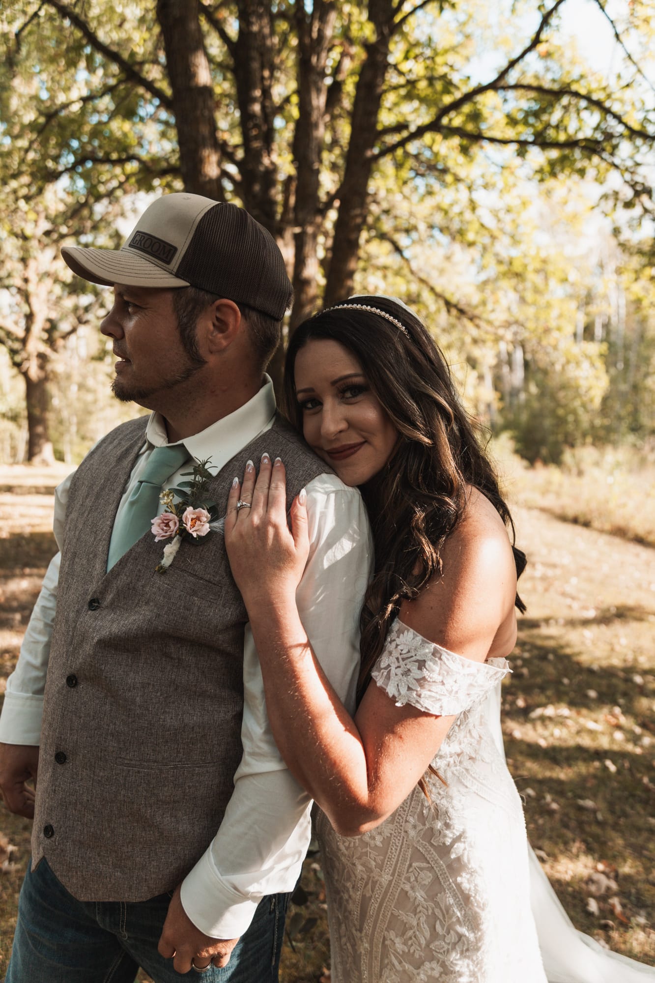 Wedding photography by Little Juneberry Photography in Duluth and Superior