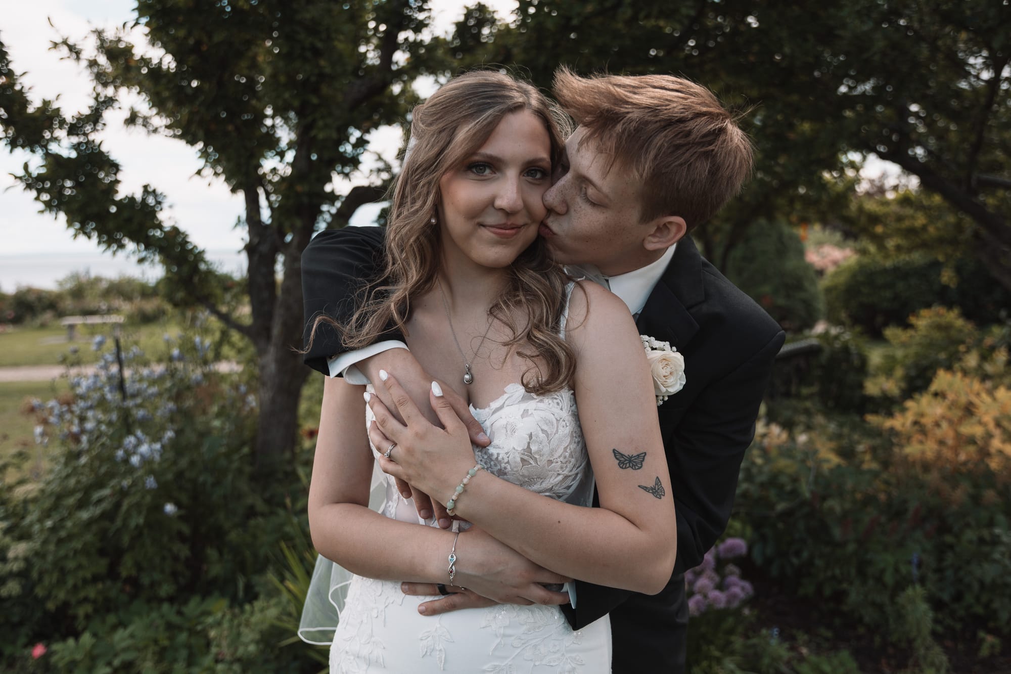 Minnesota and Wisconsin wedding photography by Little Juneberry Photography