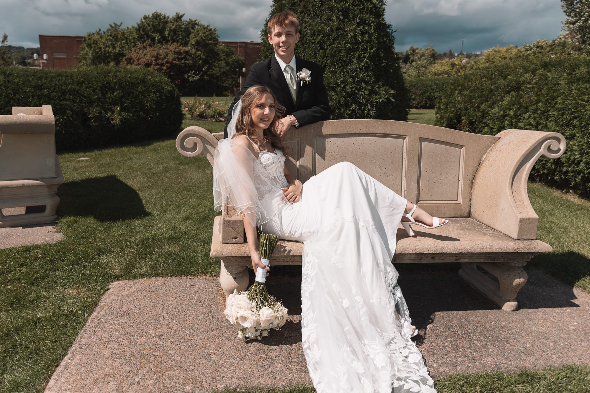 Wedding photography by Little Juneberry Photography in Duluth and Superior